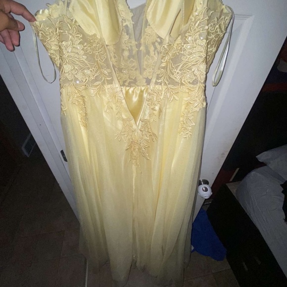 Graduation dress - Picture 3 of 4